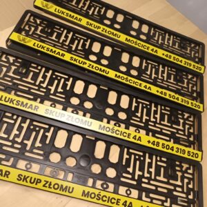 RAMKI REKLAMOWE Z NADRUKIEM UV – ZESTAW 100 SZTUK